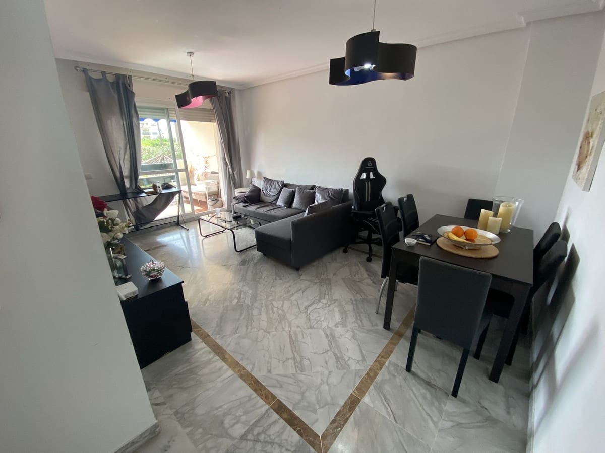 2 slaapkamer Appartement te koop in Nueva Andalucia met zwembad - € 370.000 (Ref: 9972044)