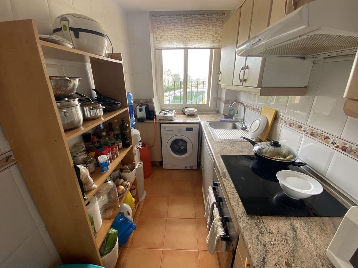 2 slaapkamer Appartement te koop in Nueva Andalucia met zwembad - € 370.000 (Ref: 9972044)