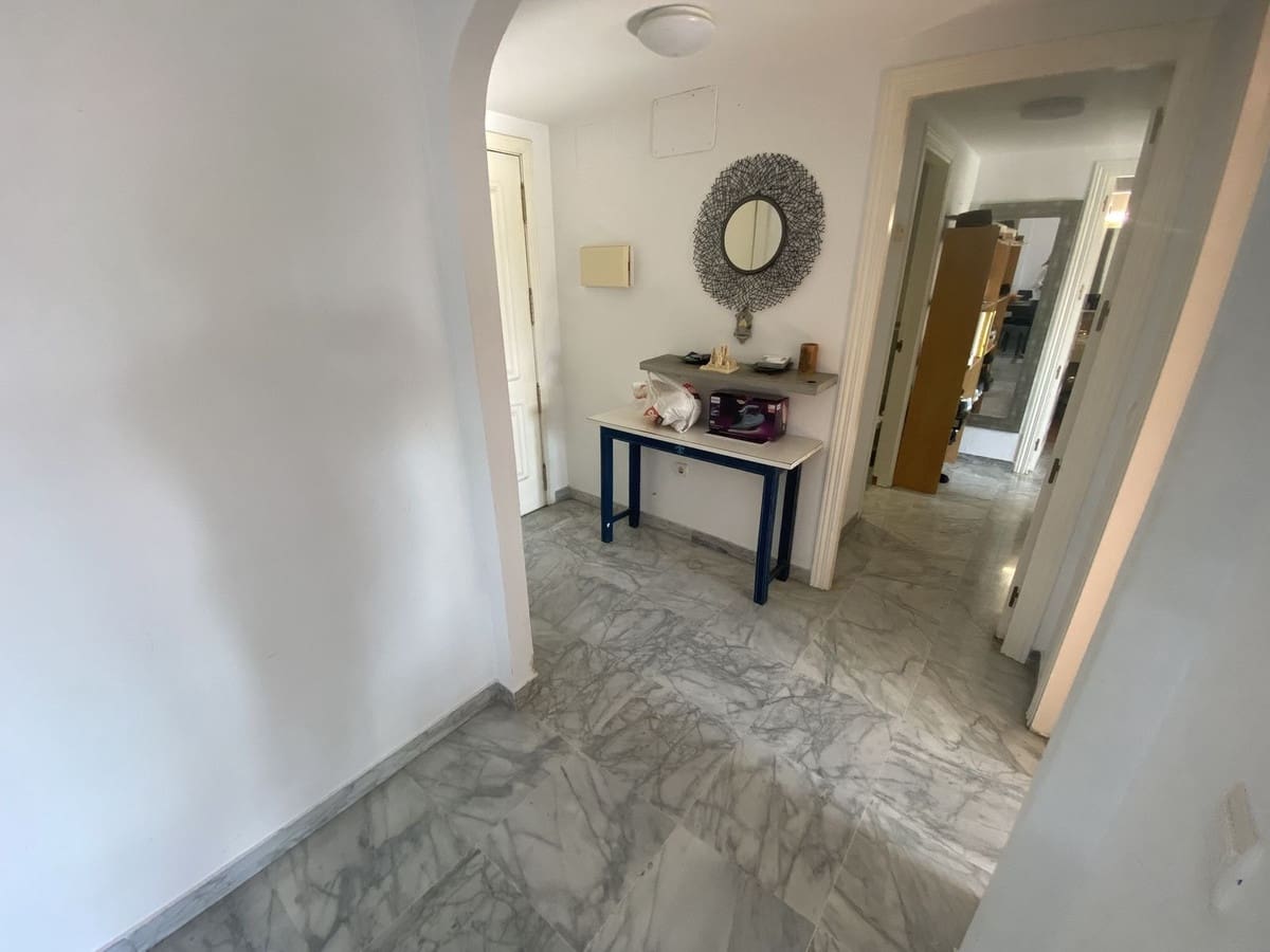 2 slaapkamer Appartement te koop in Nueva Andalucia met zwembad - € 370.000 (Ref: 9972044)