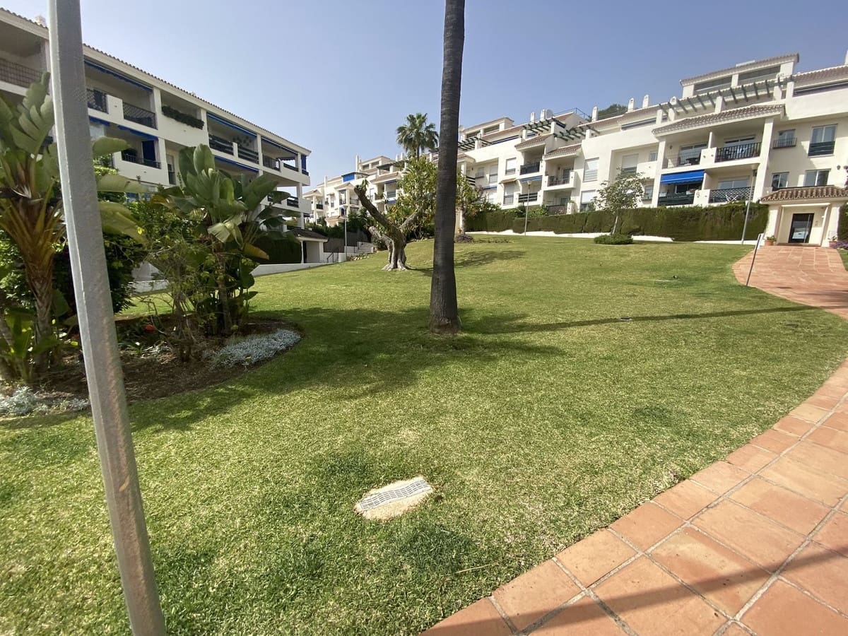 2 slaapkamer Appartement te koop in Nueva Andalucia met zwembad - € 370.000 (Ref: 9972044)