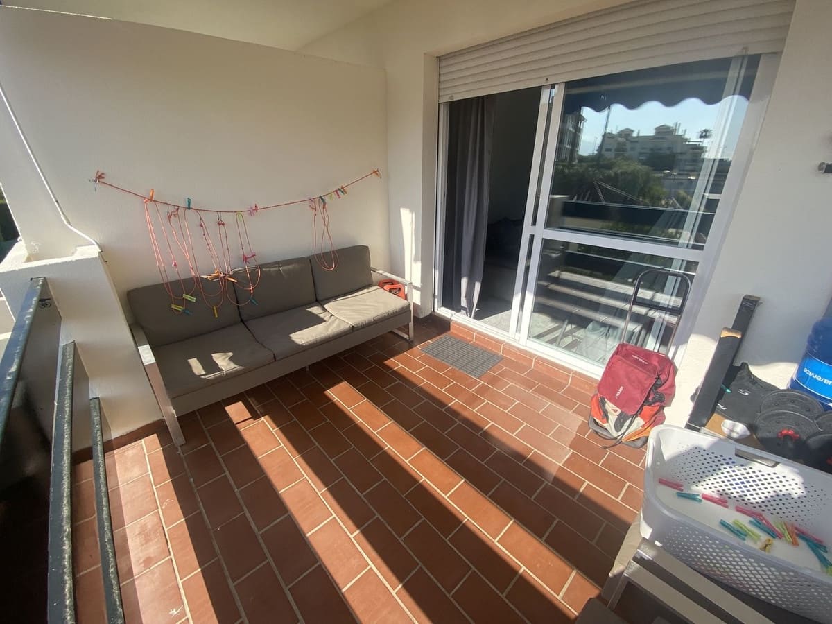 2 slaapkamer Appartement te koop in Nueva Andalucia met zwembad - € 370.000 (Ref: 9972044)