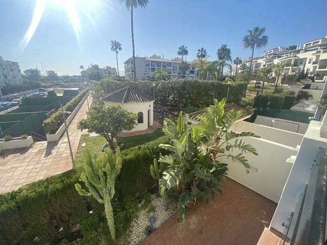 2 quarto Apartamento para venda em Nueva Andalucia, Marbella com piscina - 370 000 € (Ref: 9972044)