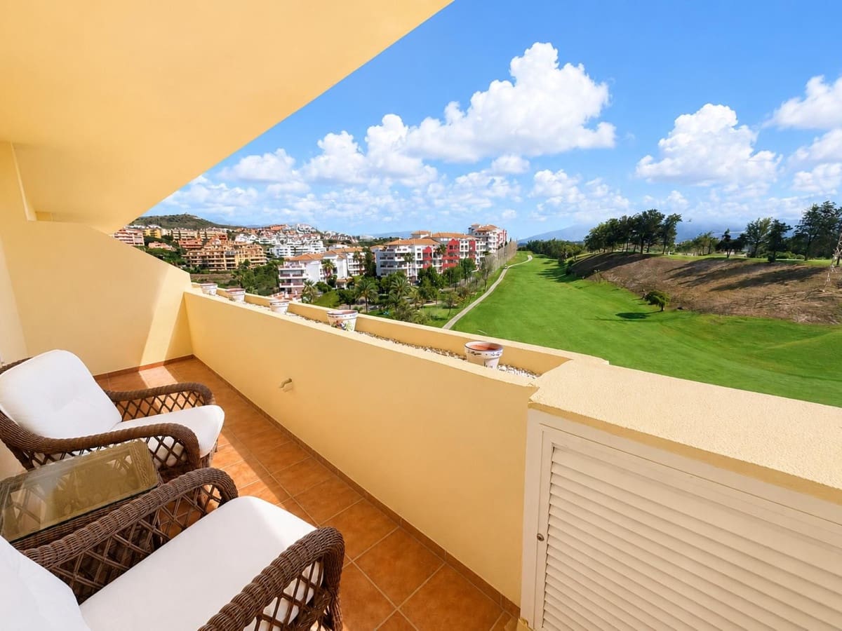 2 bedroom Apartment for sale in Riviera del Sol with pool - € 338,000 (Ref: 9972049)
