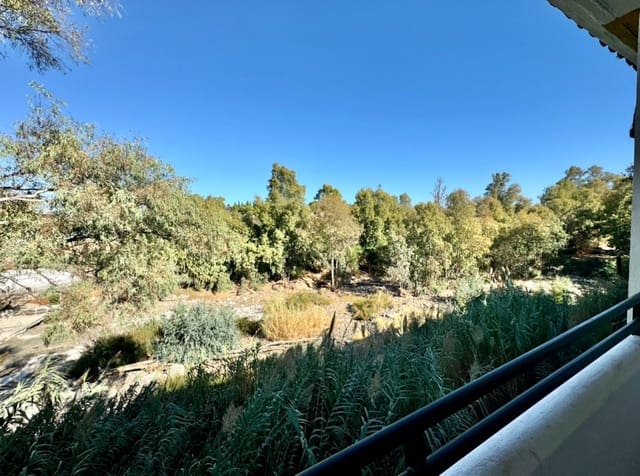 Apartamento de 3 habitaciones en Guadalmina Baja, Marbella en venta con piscina - 334.000 € (Ref: 9972053)