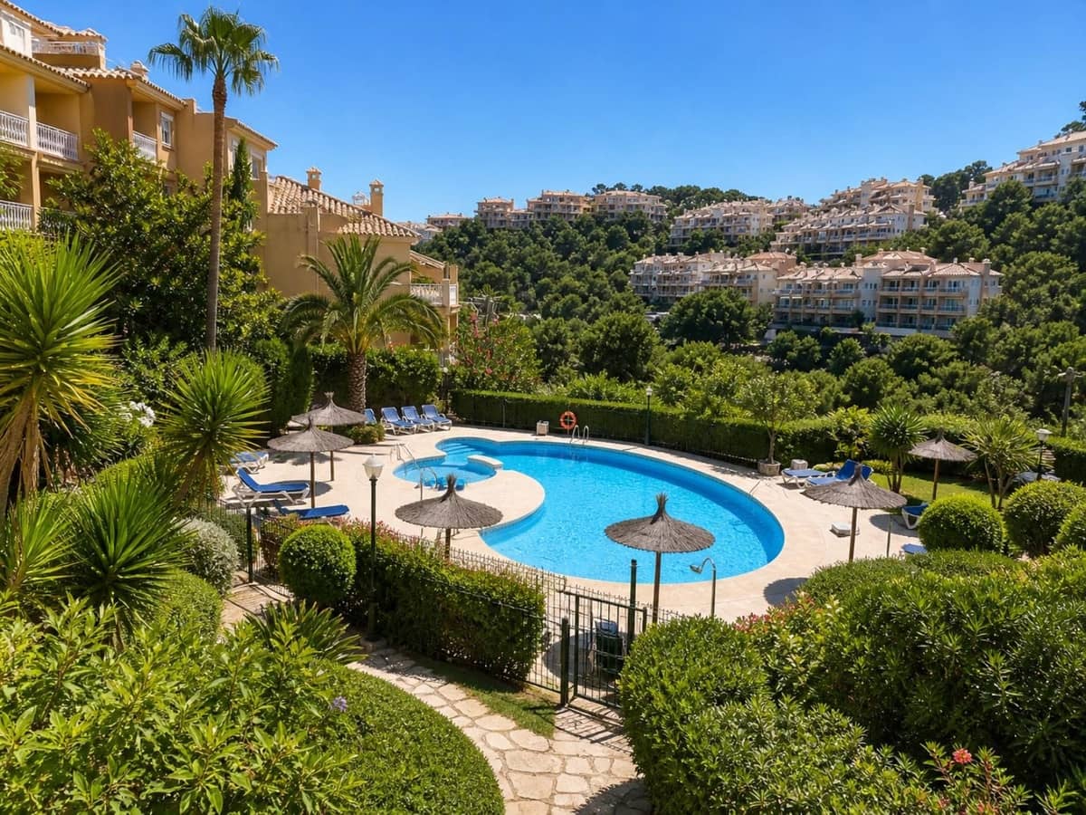 2 soveværelse Lejlighed til salg i La Mairena med swimmingpool - € 369.000 (Ref: 9972056)
