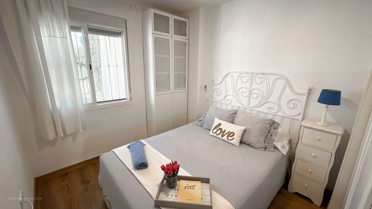 2 soveværelse Lejlighed til salg i La Cala de Mijas med swimmingpool - € 339.950 (Ref: 9972061)
