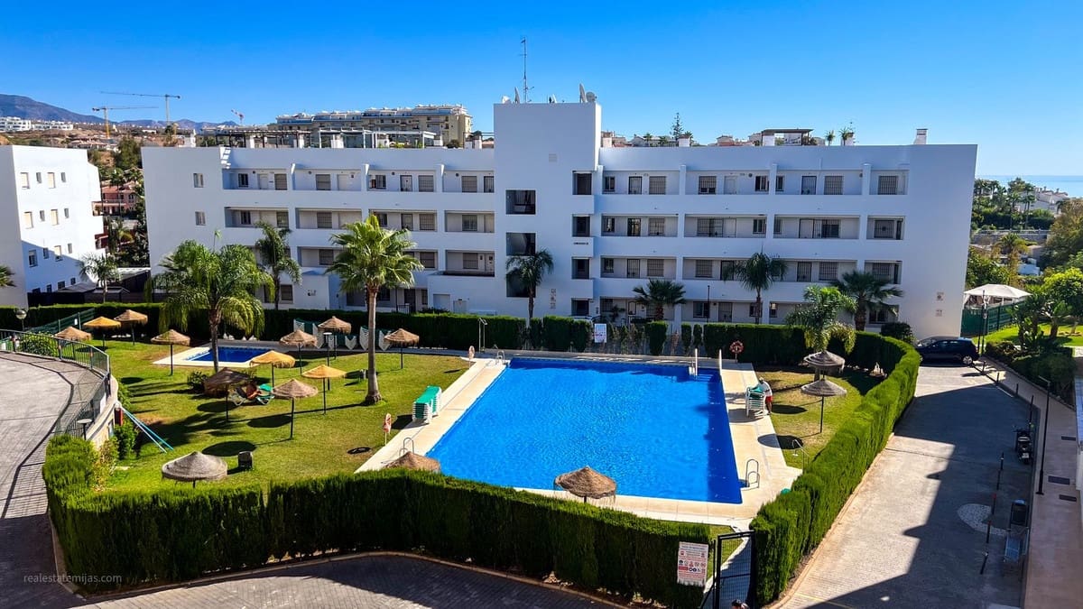 2 soveværelse Lejlighed til salg i La Cala de Mijas med swimmingpool - € 339.950 (Ref: 9972061)