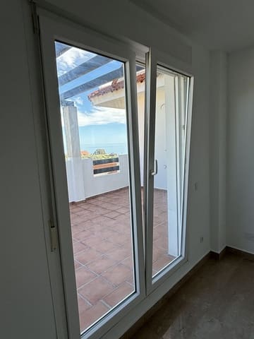 3 soveværelse Lejlighed til salg i La Duquesa / Puerto de la Duquesa, Manilva med swimmingpool - € 398.000 (Ref: 9972066)