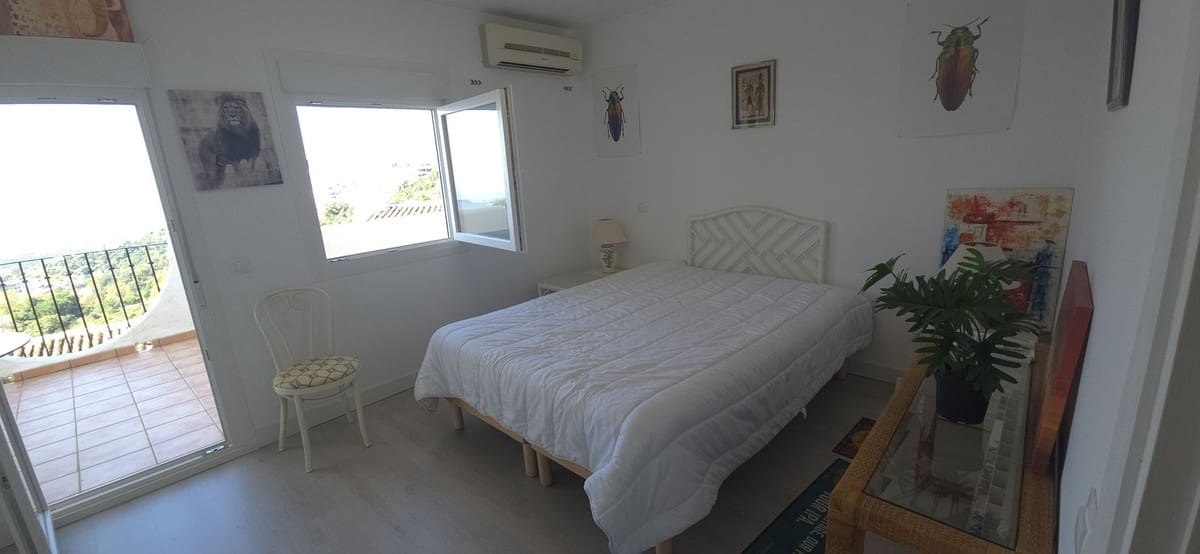 2 bedroom Townhouse for sale in Marbella with pool - € 397,000 (Ref: 9972073)