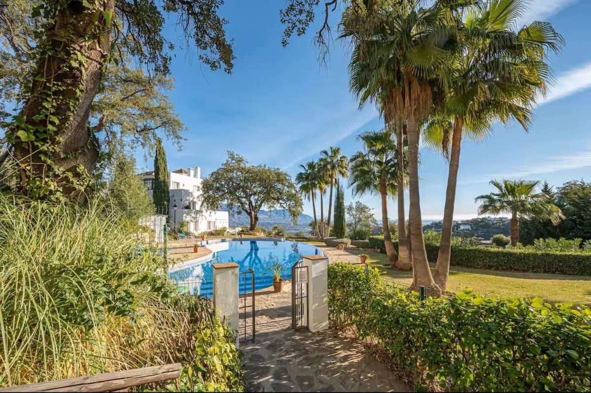 2 soverom Leilighet til salgs i La Mairena med svømmebasseng - € 369 000 (Ref: 9972076)