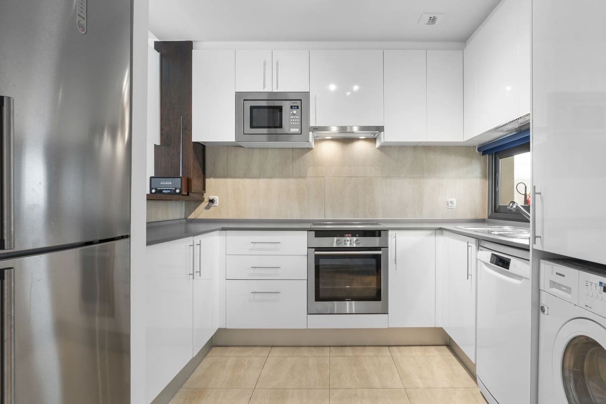 1 soveværelse Lejlighed til salg i La Cala de Mijas med swimmingpool garage - € 295.000 (Ref: 9972077)