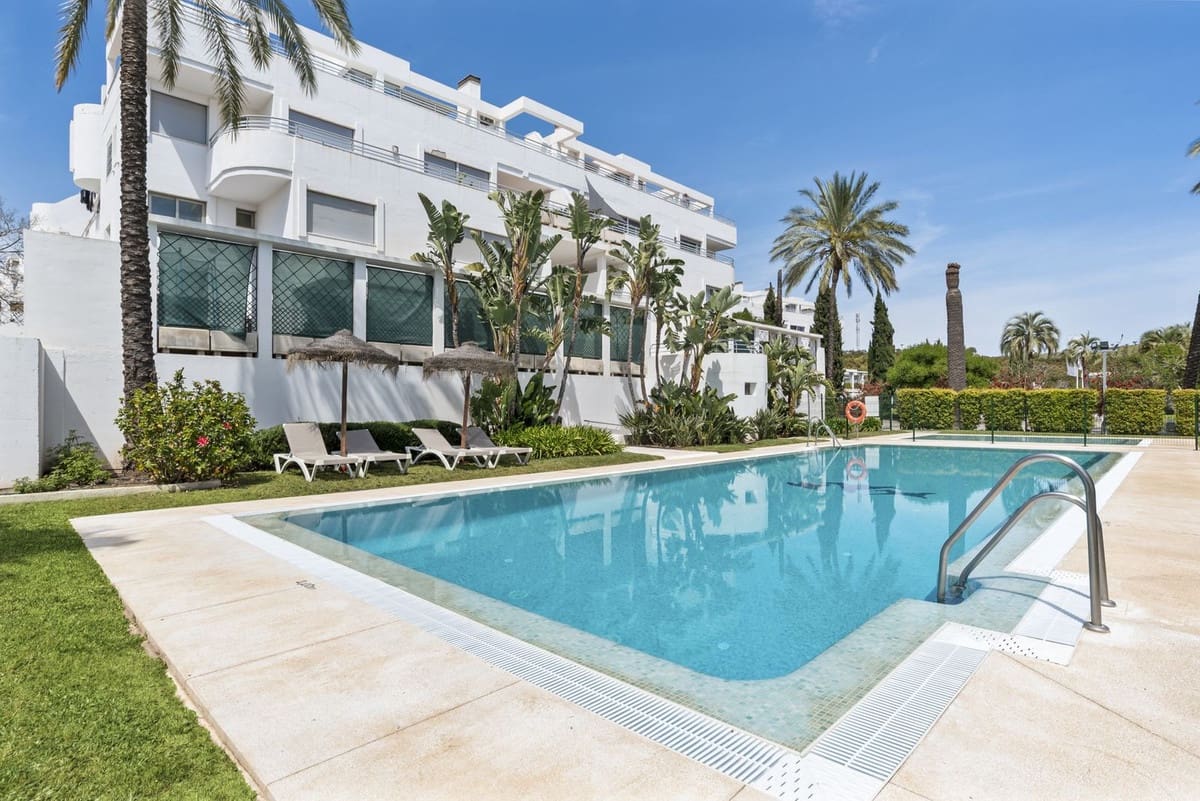 1 soveværelse Lejlighed til salg i La Cala de Mijas med swimmingpool garage - € 295.000 (Ref: 9972077)