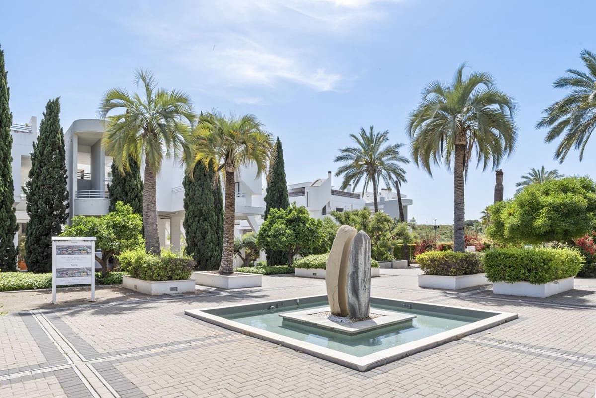 1 soveværelse Lejlighed til salg i La Cala de Mijas med swimmingpool garage - € 295.000 (Ref: 9972077)