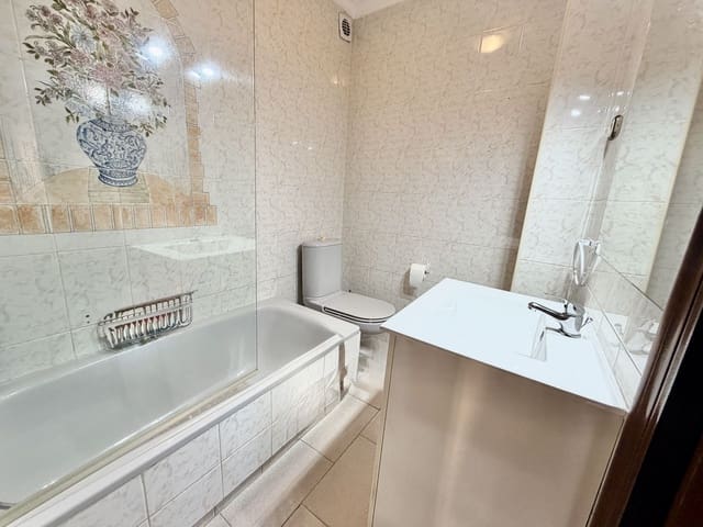 4 slaapkamer Appartement te koop in Marbella - € 339.000 (Ref: 9972079)