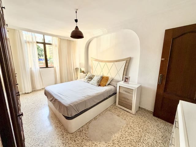 4 slaapkamer Appartement te koop in Marbella - € 339.000 (Ref: 9972079)