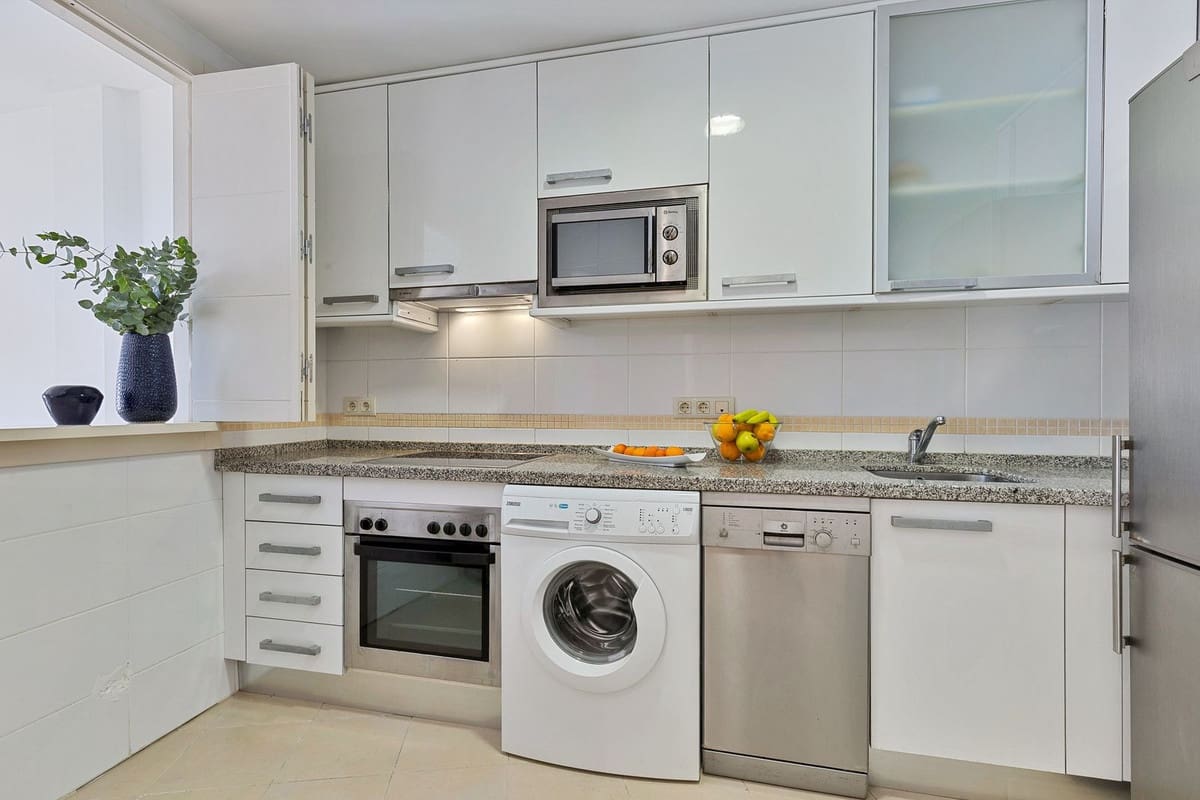 Apartamento de 2 habitaciones en Fuengirola en venta con garaje - 379.000 € (Ref: 9972081)