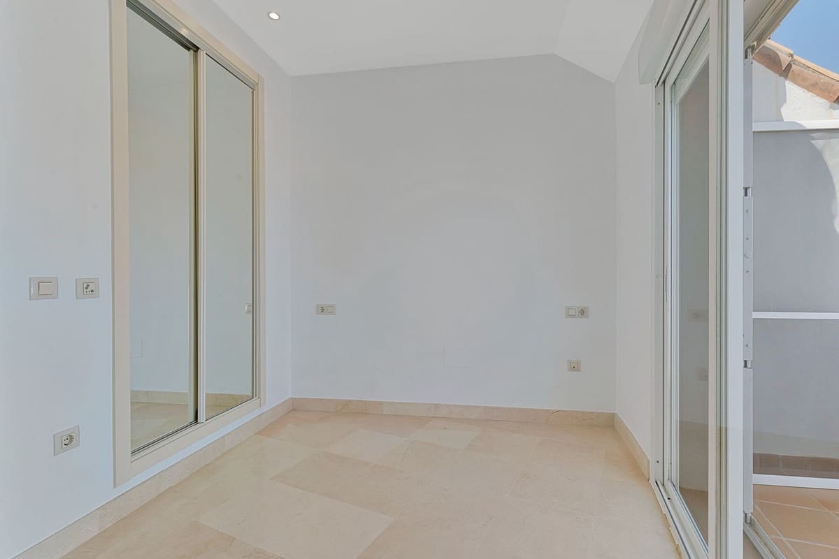 Apartamento de 2 habitaciones en Fuengirola en venta con garaje - 379.000 € (Ref: 9972081)