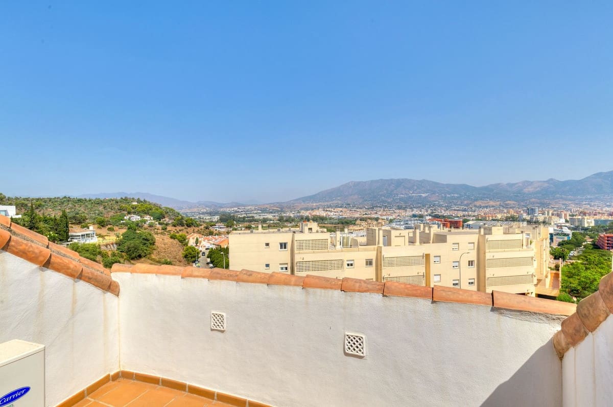 Apartamento de 2 habitaciones en Fuengirola en venta con garaje - 379.000 € (Ref: 9972081)