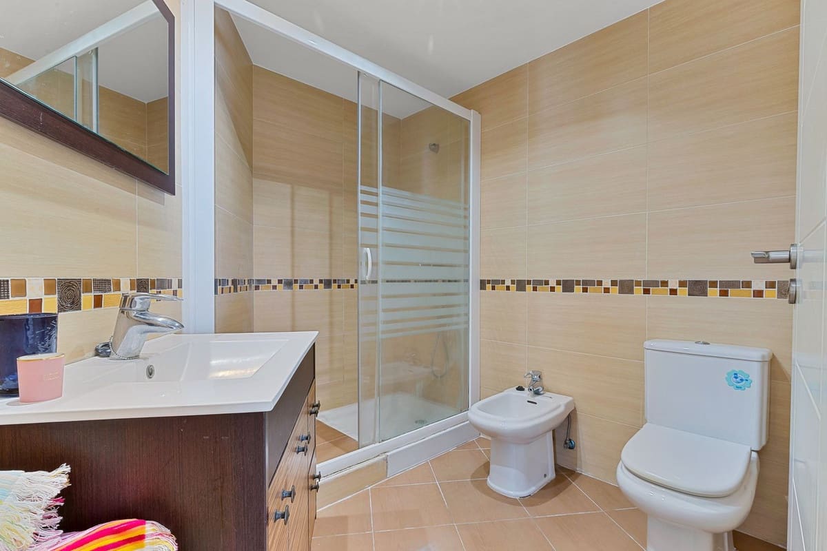 Apartamento de 2 habitaciones en Fuengirola en venta con garaje - 379.000 € (Ref: 9972081)