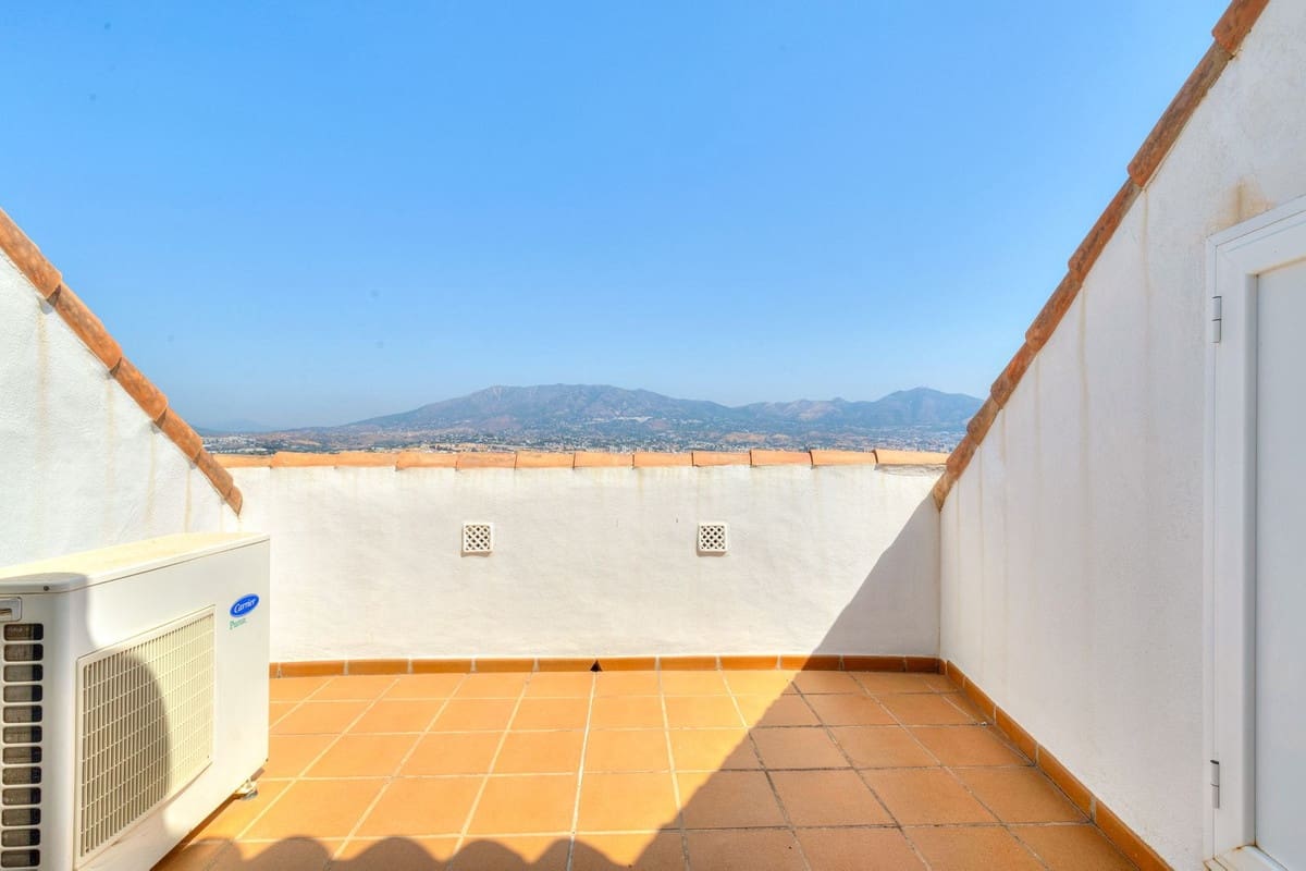 Apartamento de 2 habitaciones en Fuengirola en venta con garaje - 379.000 € (Ref: 9972081)