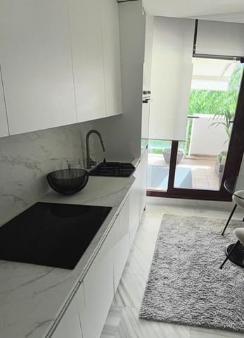 1 soverom Leilighet til salgs i Benahavís med svømmebasseng garasje - € 310 000 (Ref: 9972082)
