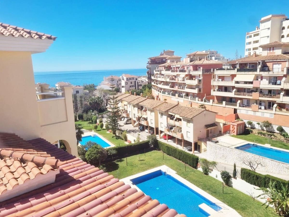 2 soverom Leilighet til salgs i Benalmadena Costa med svømmebasseng - € 375 000 (Ref: 9972083)