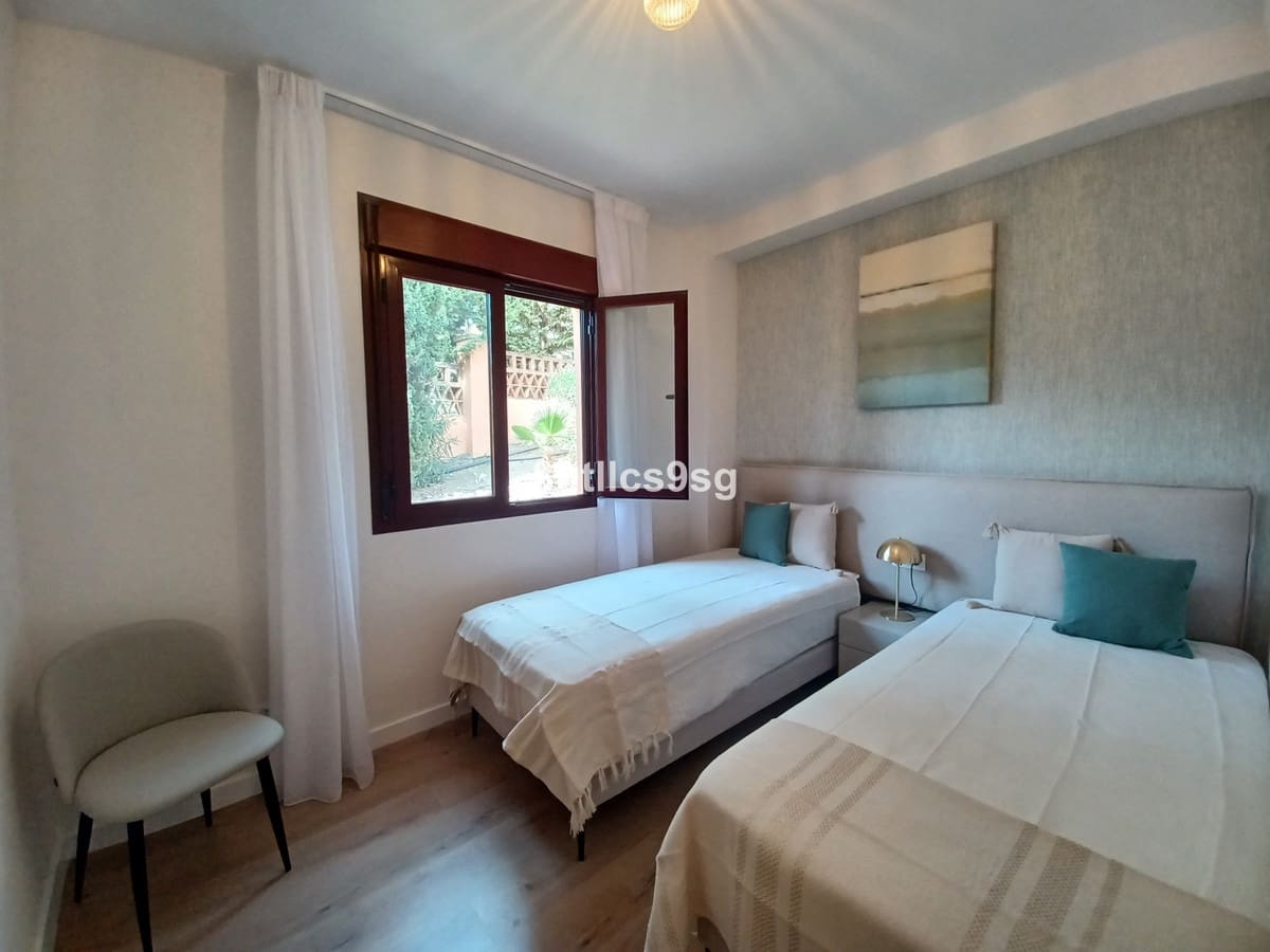 3 bedroom Apartment for sale in Benahavis with pool - € 415,000 (Ref: 9972089)