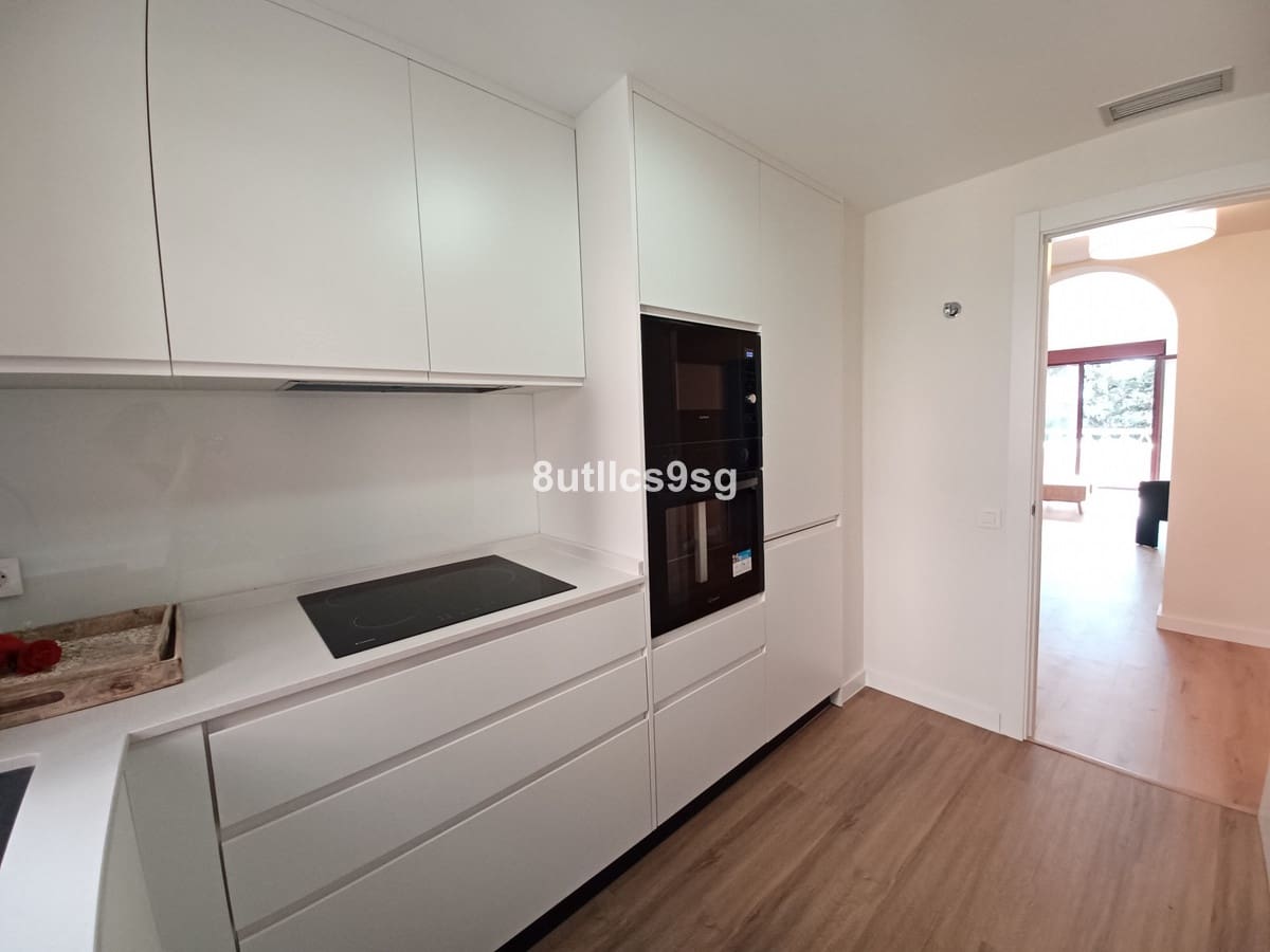 3 bedroom Apartment for sale in Benahavis with pool - € 415,000 (Ref: 9972089)
