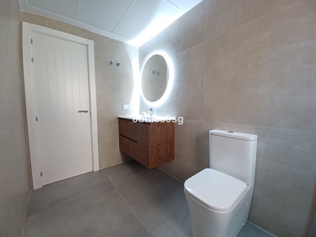 3 bedroom Apartment for sale in Benahavis with pool - € 415,000 (Ref: 9972089)