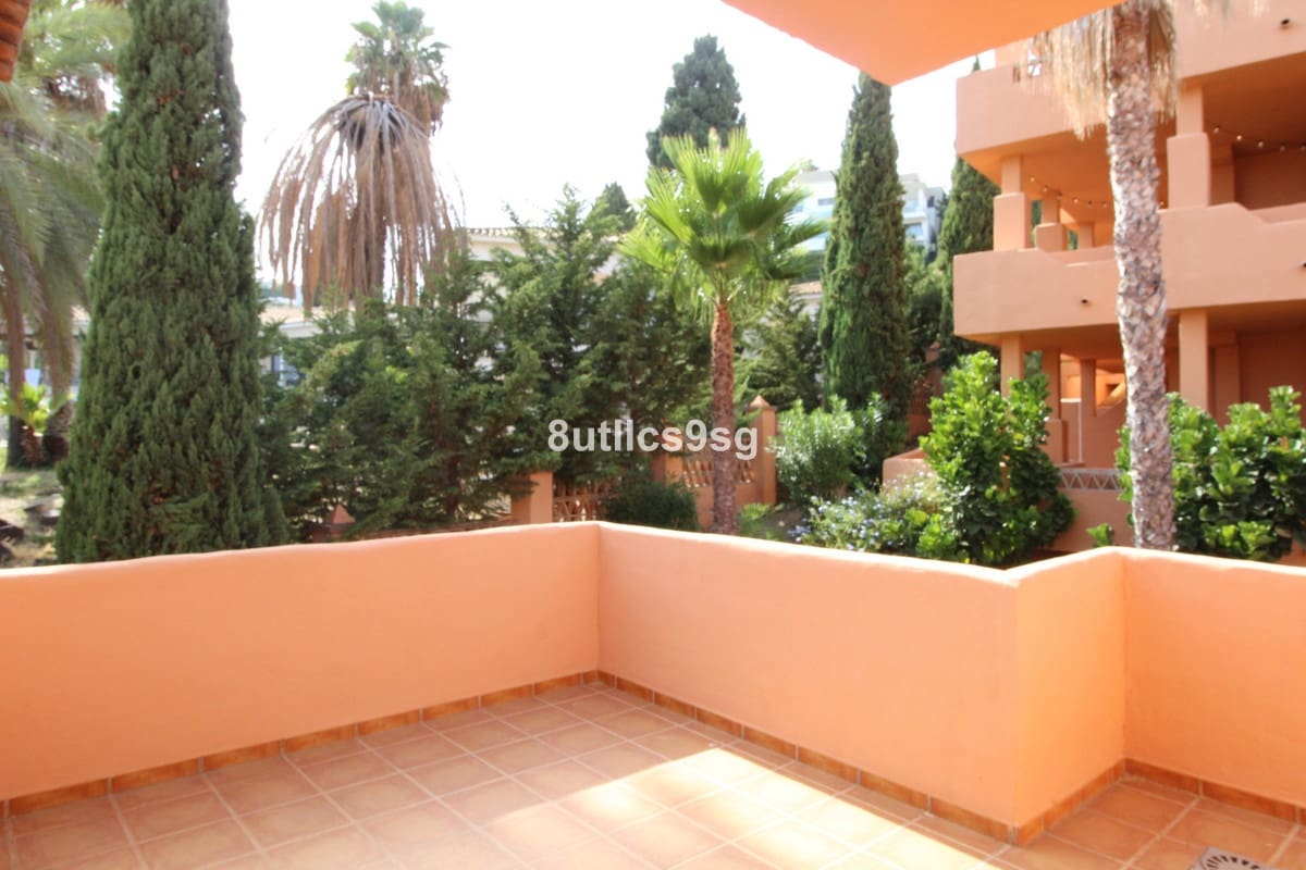 3 bedroom Apartment for sale in Benahavis with pool - € 415,000 (Ref: 9972089)