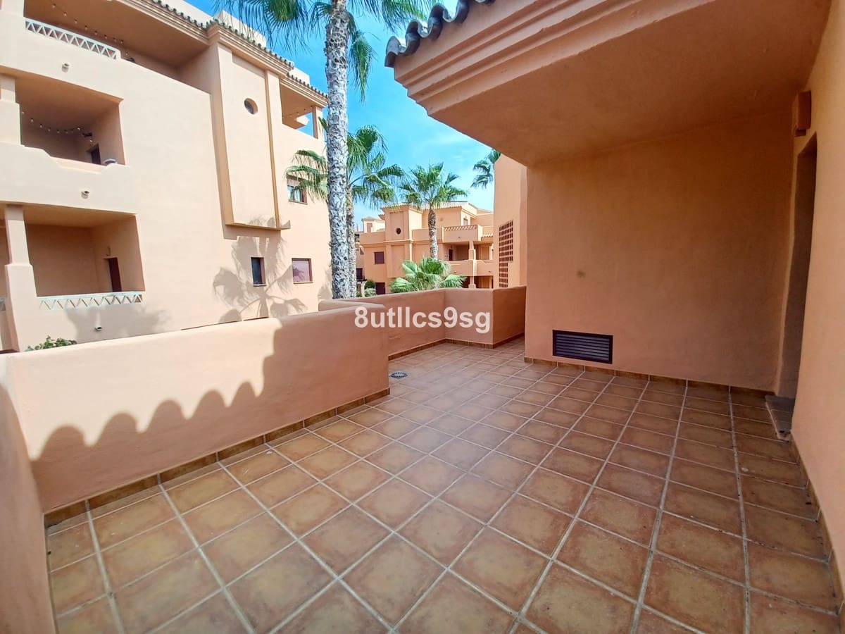 3 bedroom Apartment for sale in Benahavis with pool - € 415,000 (Ref: 9972089)