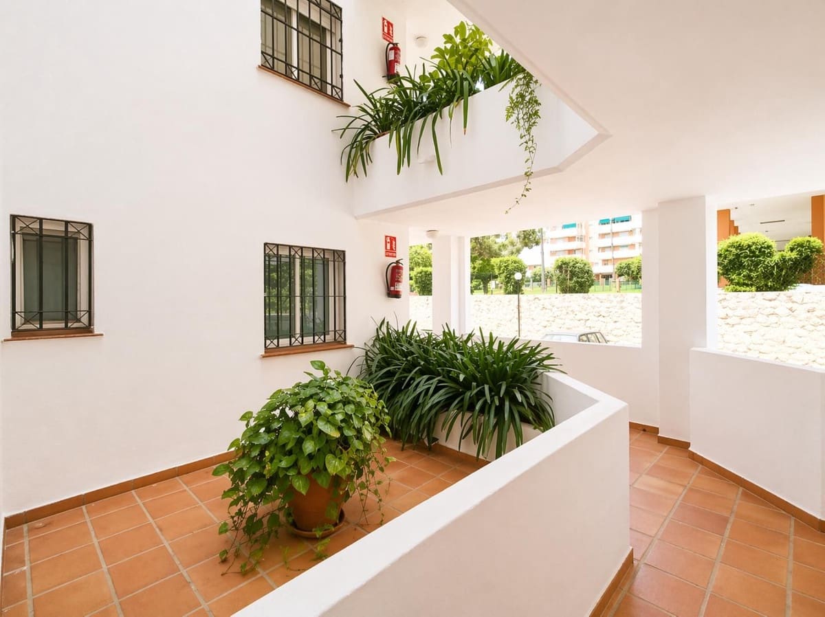 2 soverom Leilighet til salgs i Torremolinos med svømmebasseng - € 314 000 (Ref: 9972094)