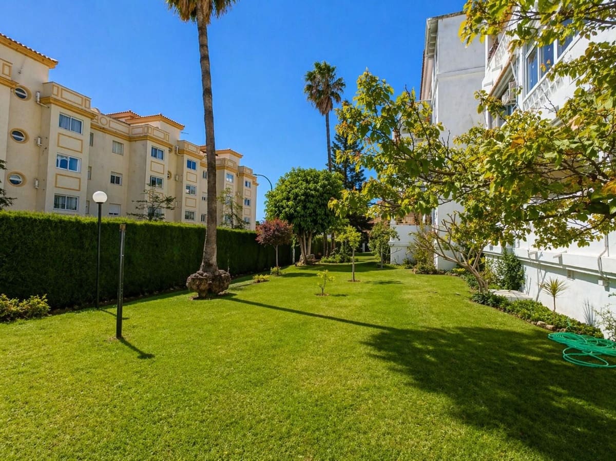 2 soverom Leilighet til salgs i Torremolinos med svømmebasseng - € 314 000 (Ref: 9972094)