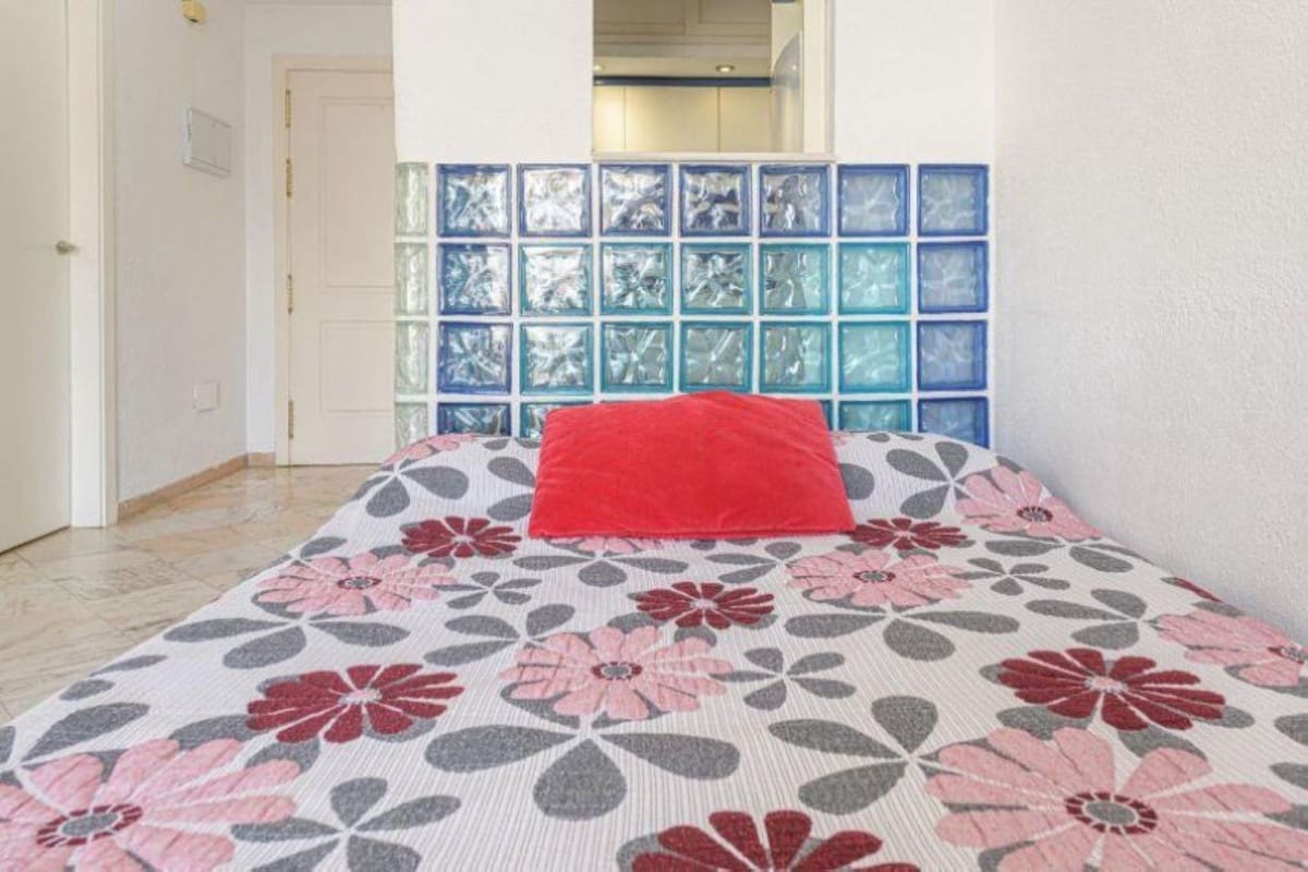 1 bedroom Apartment for sale in Elviria with pool garage - € 370,000 (Ref: 9972095)