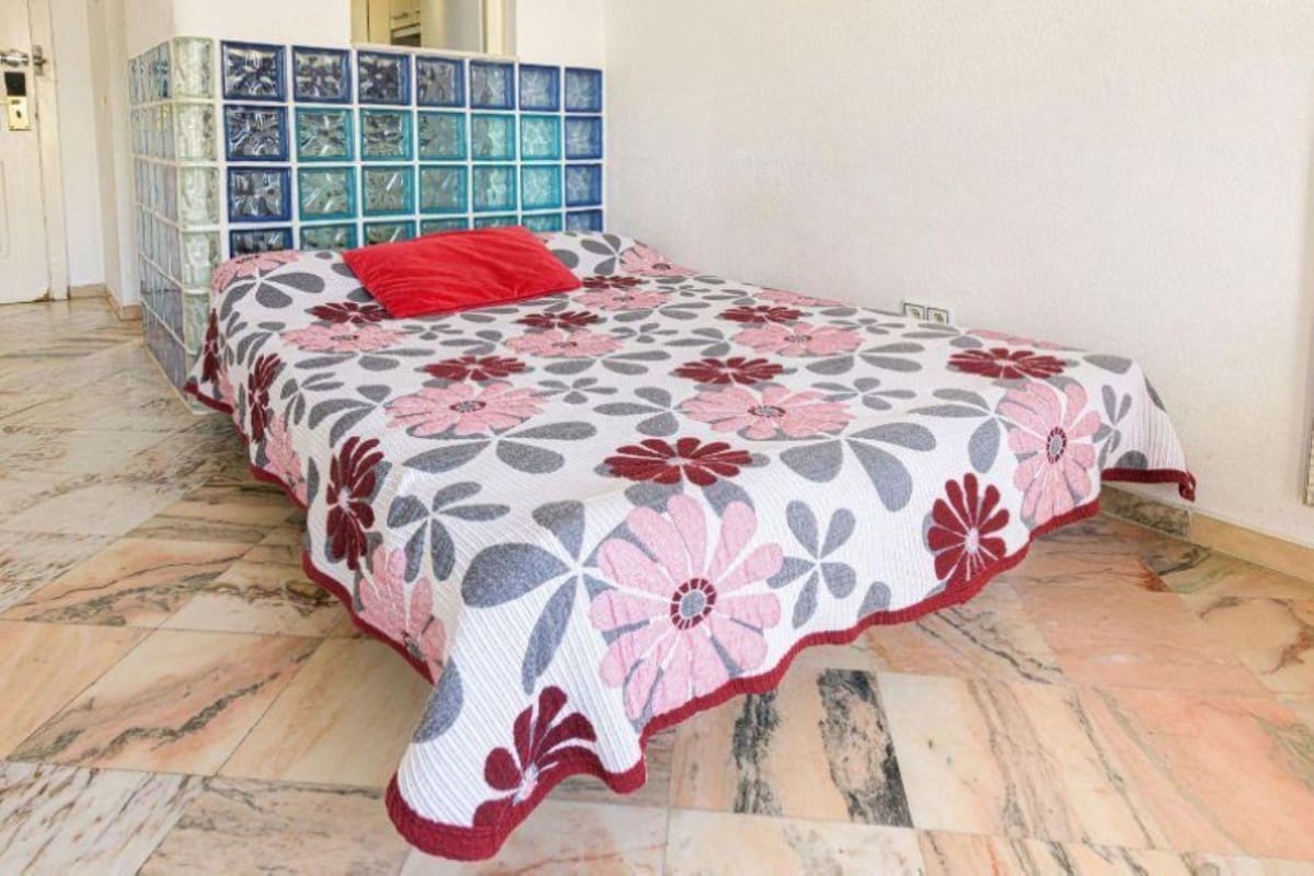 1 bedroom Apartment for sale in Elviria with pool garage - € 370,000 (Ref: 9972095)