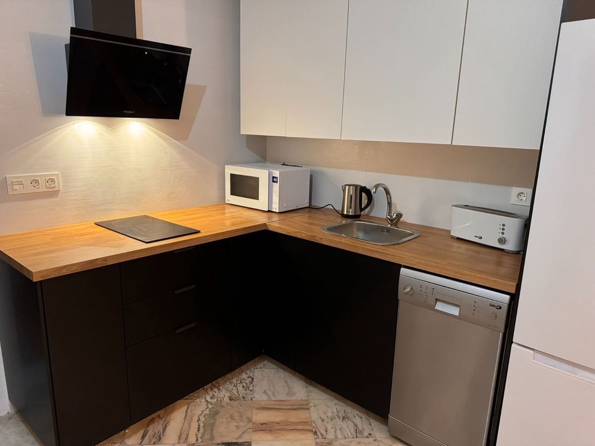 1 bedroom Apartment for sale in Elviria with pool garage - € 370,000 (Ref: 9972095)