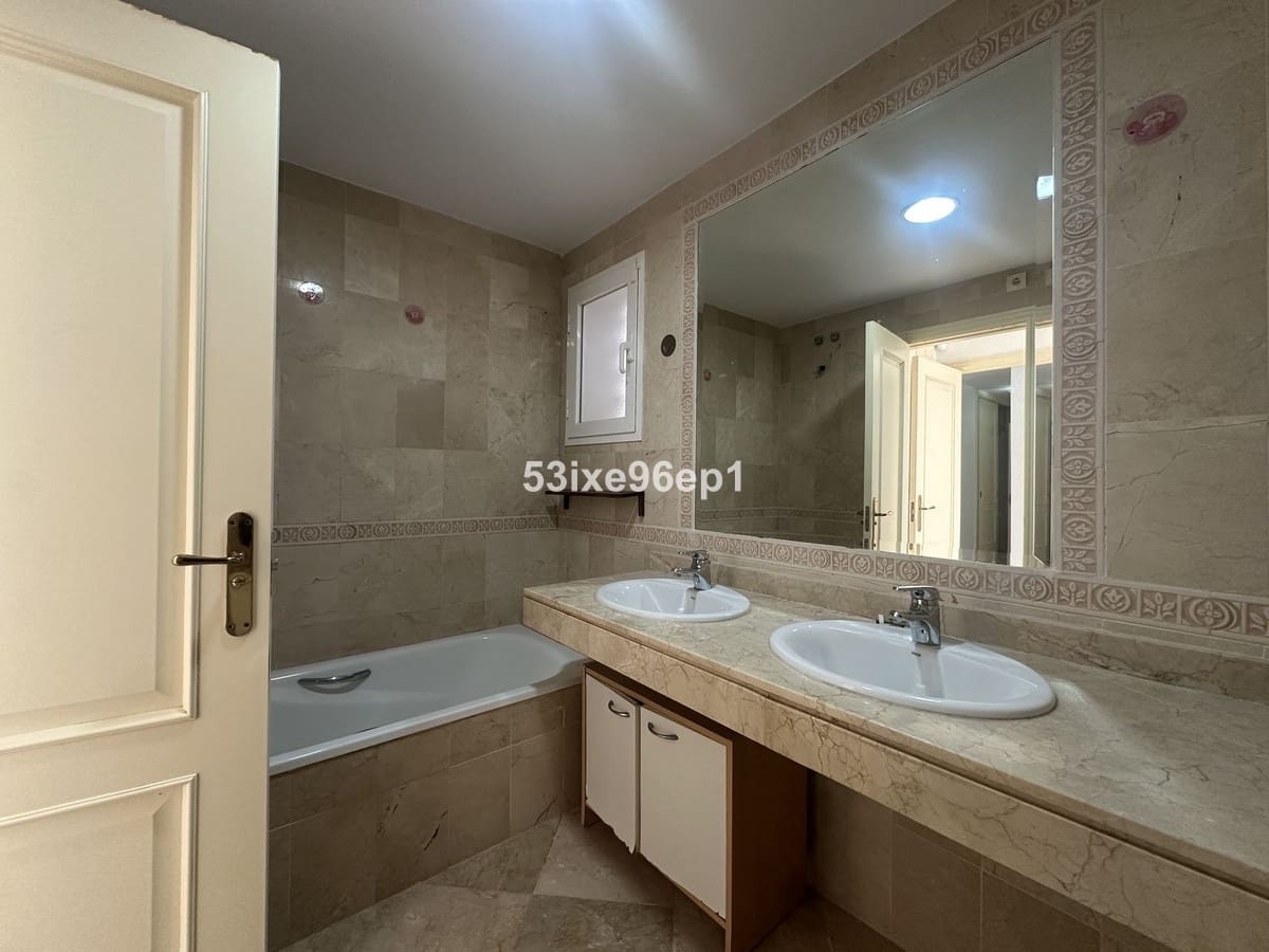 2 bedroom Apartment for sale in Bahia de Casares with pool garage - € 245,000 (Ref: 9972097)
