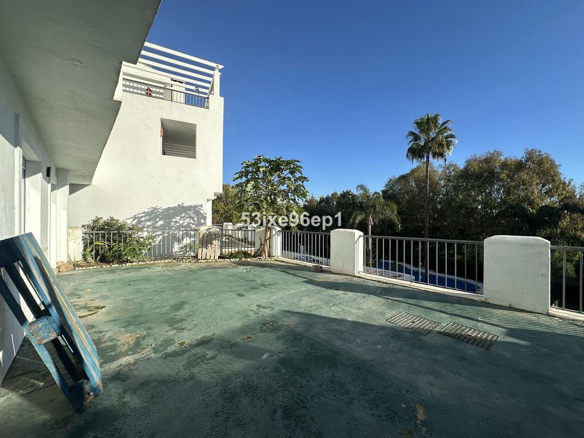 2 bedroom Apartment for sale in Bahia de Casares with pool garage - € 245,000 (Ref: 9972097)