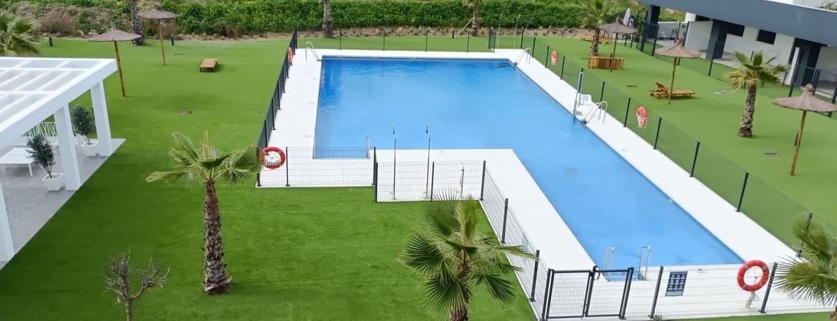 2 Zimmer Apartment zu verkaufen in Estepona mit Pool - 399.000 € (Ref: 9972100)