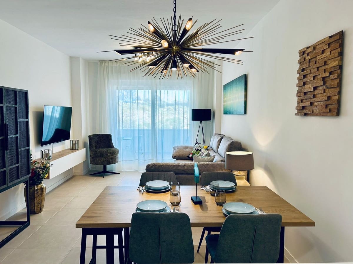 2 Zimmer Apartment zu verkaufen in Estepona mit Pool - 399.000 € (Ref: 9972100)