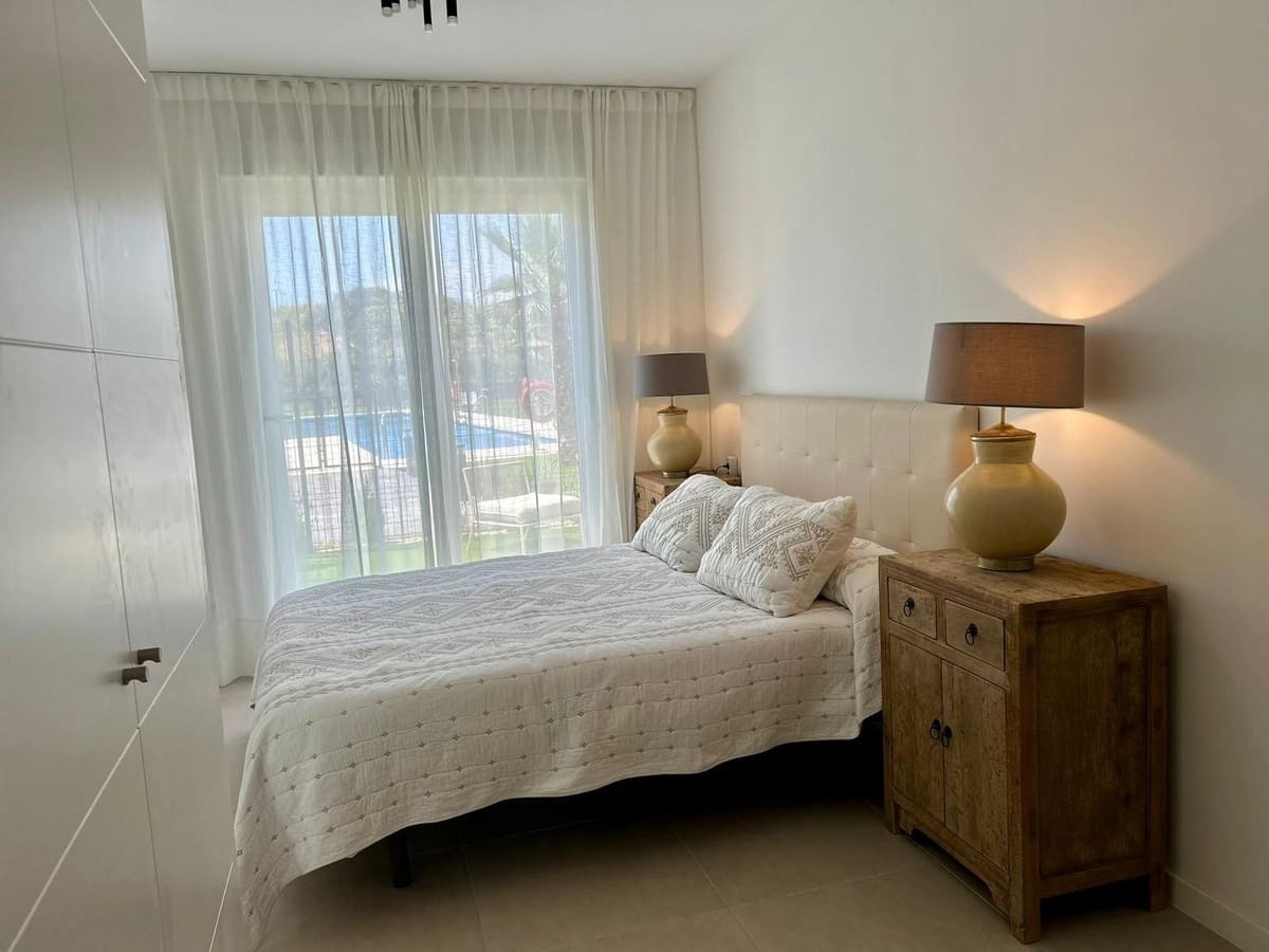 2 Zimmer Apartment zu verkaufen in Estepona mit Pool - 399.000 € (Ref: 9972100)
