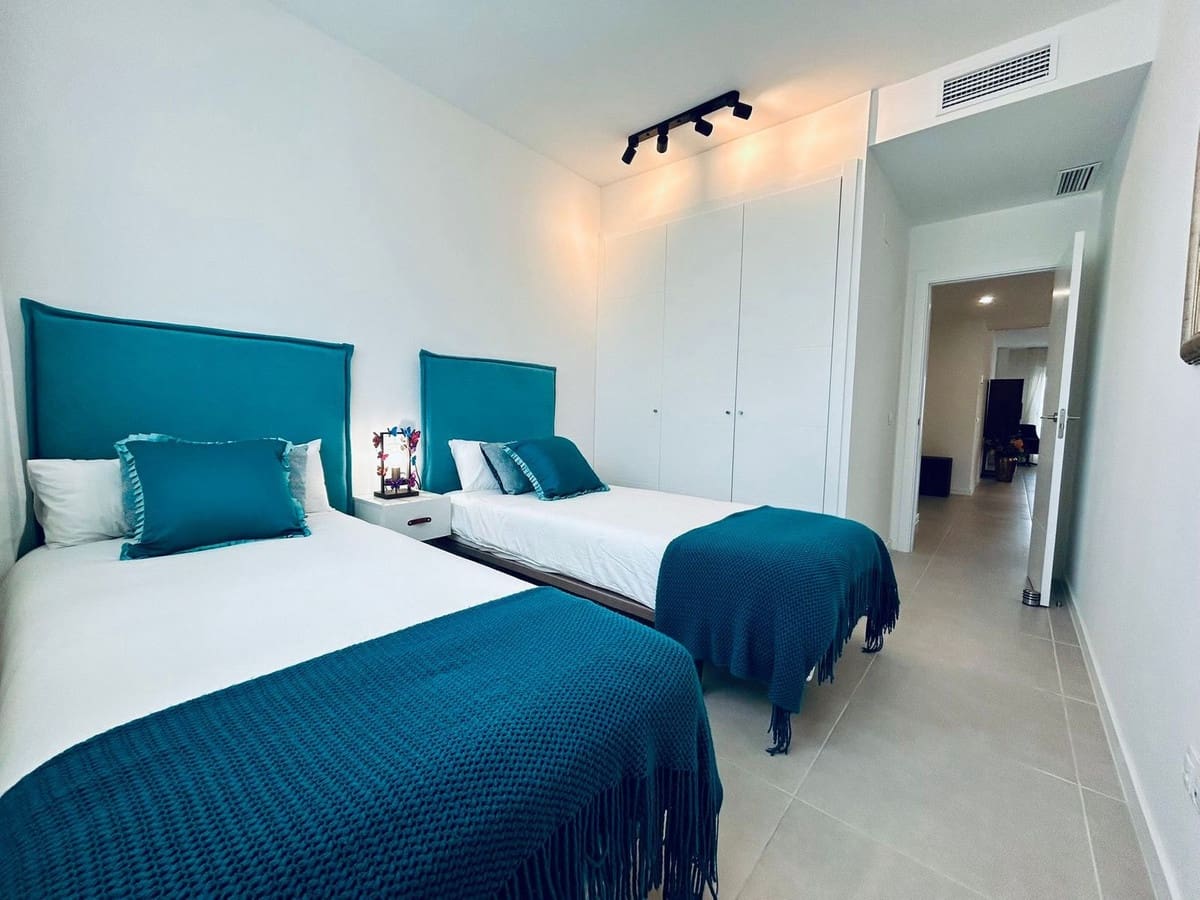 2 Zimmer Apartment zu verkaufen in Estepona mit Pool - 399.000 € (Ref: 9972100)
