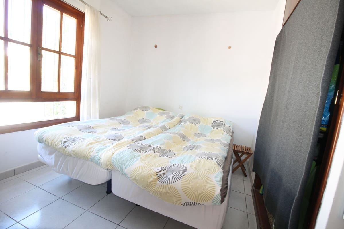 2 makuuhuone Huoneisto myytävänä paikassa La Cala de Mijas mukana uima-altaan - 275 000 € (Ref: 9972101)