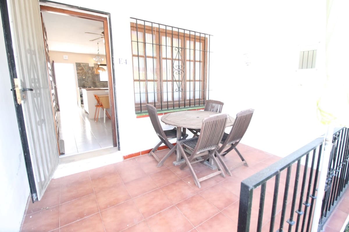2 makuuhuone Huoneisto myytävänä paikassa La Cala de Mijas mukana uima-altaan - 275 000 € (Ref: 9972101)