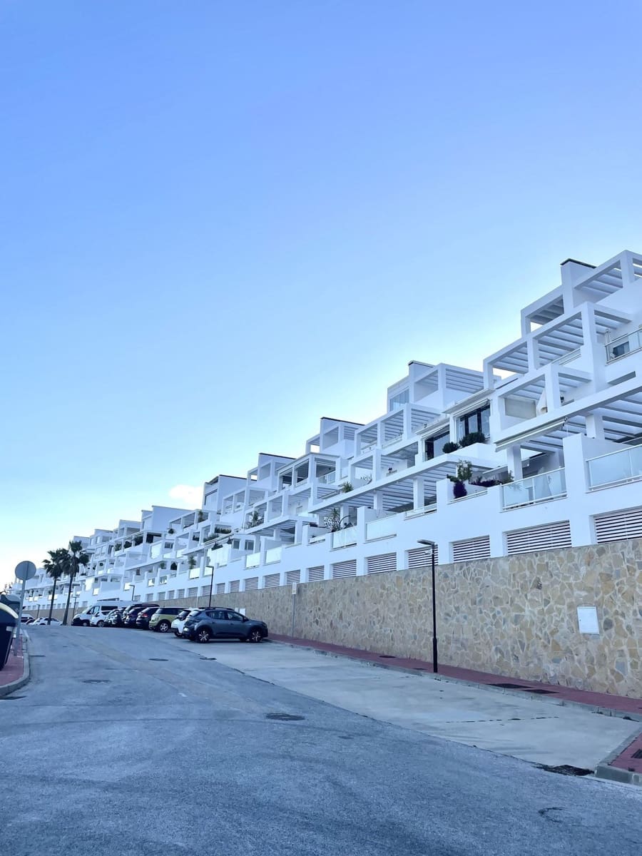 1 bedroom Apartment for sale in Benalmadena with pool - € 270,000 (Ref: 9972102)