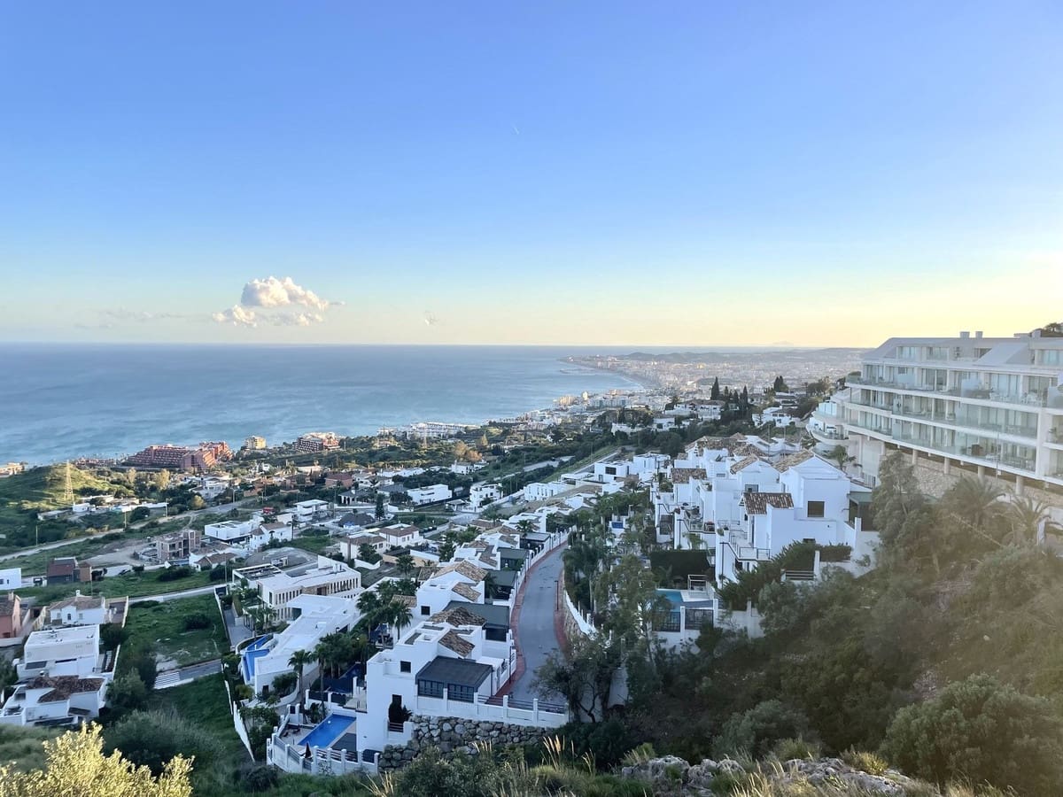 1 bedroom Apartment for sale in Benalmadena with pool - € 270,000 (Ref: 9972102)