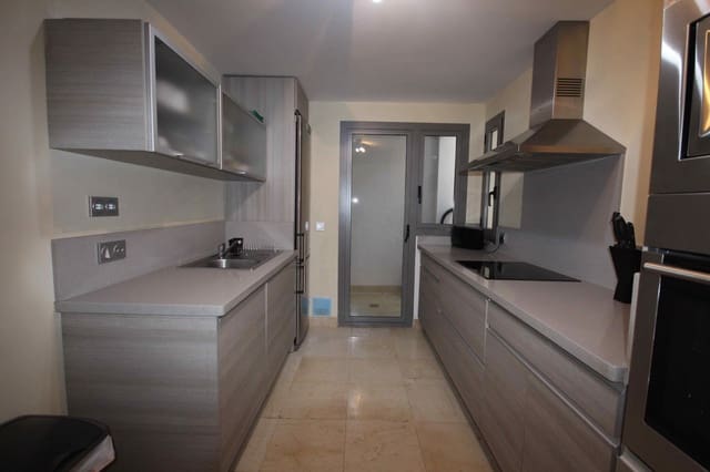 Apartamento de 2 habitaciones en Los Flamingos, Benahavís en venta con piscina - 395.000 € (Ref: 9972108)