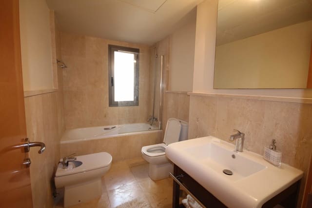 Apartamento de 2 habitaciones en Los Flamingos, Benahavís en venta con piscina - 395.000 € (Ref: 9972108)