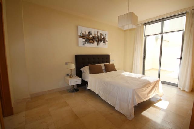 Apartamento de 2 habitaciones en Los Flamingos, Benahavís en venta con piscina - 395.000 € (Ref: 9972108)