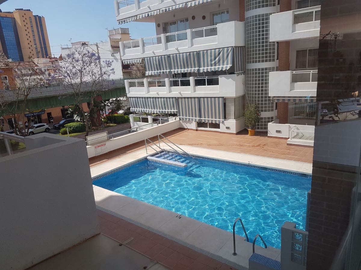 Apartamento de 2 habitaciones en Fuengirola en venta con piscina - 410.000 € (Ref: 9972109)